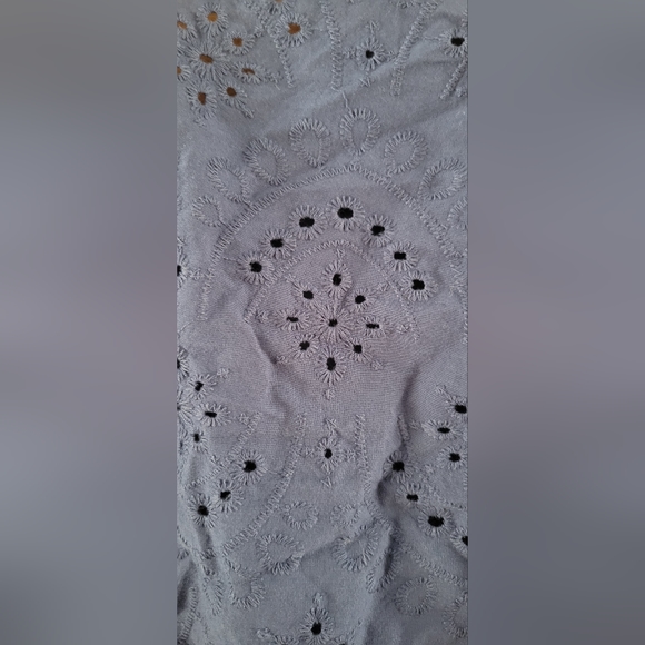 Womens Blouse size medium - Picture 4 of 4